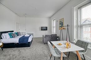 Glendale House by Guestz