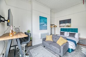 Glendale House by Guestz