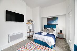 Glendale House by Guestz