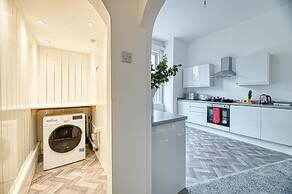Glendale House by Guestz
