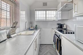 Glendale House by Guestz