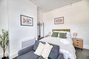 Glendale House by Guestz