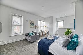 Glendale House by Guestz