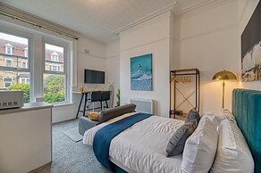 Glendale House by Guestz