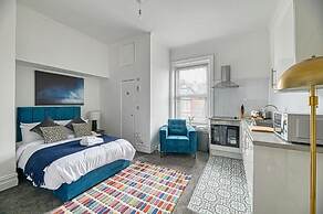 Glendale House by Guestz