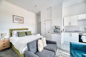 Glendale House by Guestz