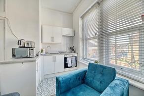 Glendale House by Guestz