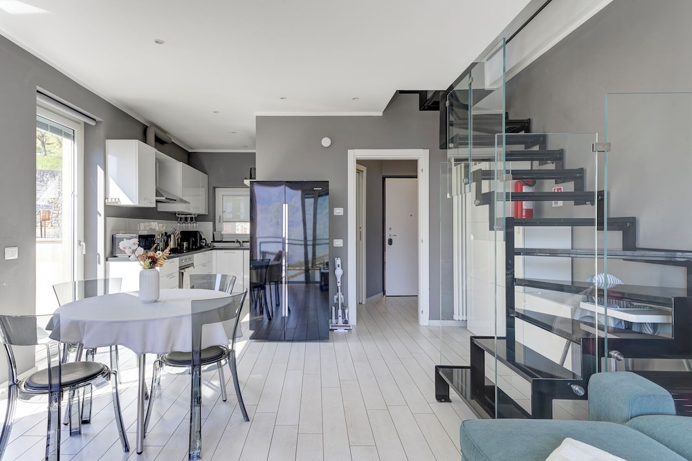 Open View Apartment by Wonderful Italy