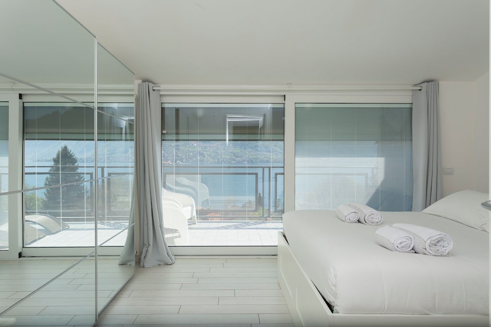 Open View Apartment by Wonderful Italy