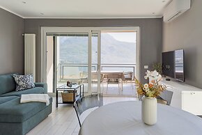 Open View Apartment by Wonderful Italy