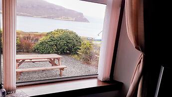 2 Bed House - Sleeps 6 - Pets - Parking - Wifi