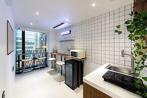 HOTEL LETS ABOVE