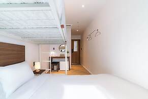 HOTEL LETS ABOVE