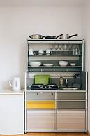 BoardingHouse - Studios & Apartments