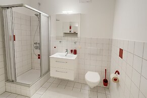 BoardingHouse - Studios & Apartments