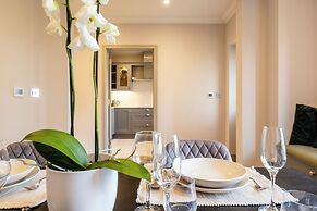 Modern 3 BD House Surrounded by Greenery