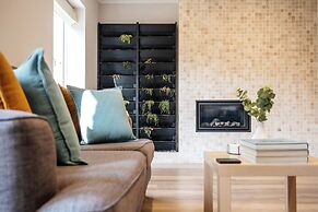 Modern 3 BD House Surrounded by Greenery