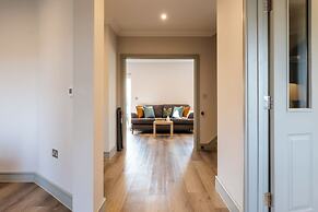 Modern 3 BD House Surrounded by Greenery