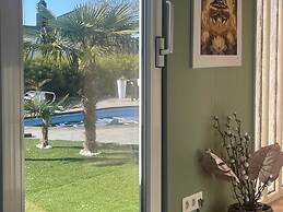 Enigma Lounge Chalet With Swimming Pool