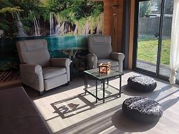 Enigma Lounge Chalet With Swimming Pool