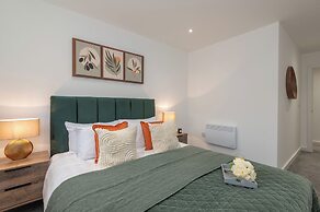 Thornhill House by Guestz