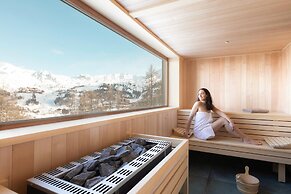 Modern Twin Room With Ski Facilities