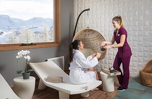 Modern Twin Room With Ski Facilities