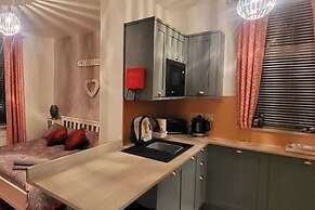 Apartment Sleeps 2 - Pet Friendly, Free Wifi