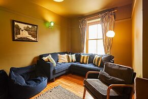 Host Stay - Mulgrave House