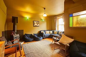 Host Stay - Mulgrave House