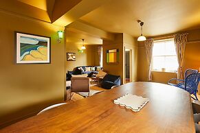 Host Stay - Mulgrave House