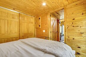 Tiny Cabin Getaway in the Tennessee River Valley