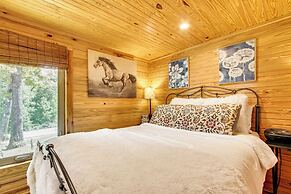 Tiny Cabin Getaway in the Tennessee River Valley