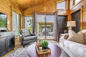 Tiny Cabin Getaway in the Tennessee River Valley