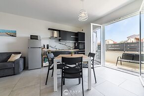 Modern 2BR Retreat in Pula - Bright Quiet
