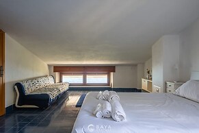 Seaside Villa Apartment With Beach Access