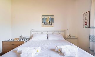 Seaside Villa Apartment With Beach Access