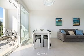 Modern Bright 2BR Retreat With Balcony