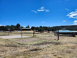 Mountain View Cedar Lodge Cabin