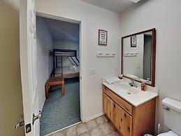 Mountain View Cedar Lodge Cabin