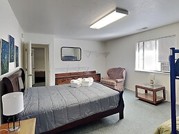 Mountain View Cedar Lodge Cabin