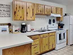 Mountain View Cedar Lodge Cabin