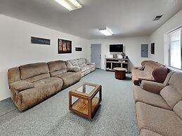 Mountain View Cedar Lodge Cabin