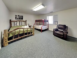 Mountain View Cedar Lodge Cabin