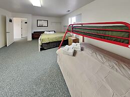 Mountain View Cedar Lodge Cabin