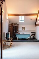 Stunning Five BD Home Near Tewkesbury