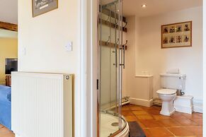 Stunning Five BD Home Near Tewkesbury
