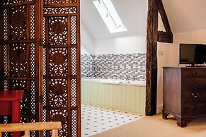 Stunning Five BD Home Near Tewkesbury