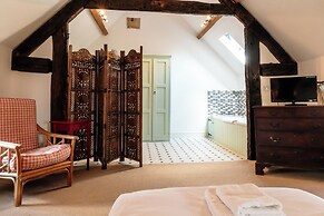 Stunning Five BD Home Near Tewkesbury