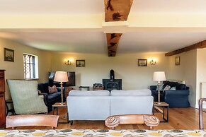 Stunning Five BD Home Near Tewkesbury